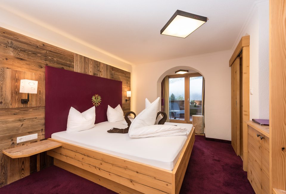 C_HASIBEDER_DSC0261-Bearbeitet Zimmer im Hotel Erika im Stubaital