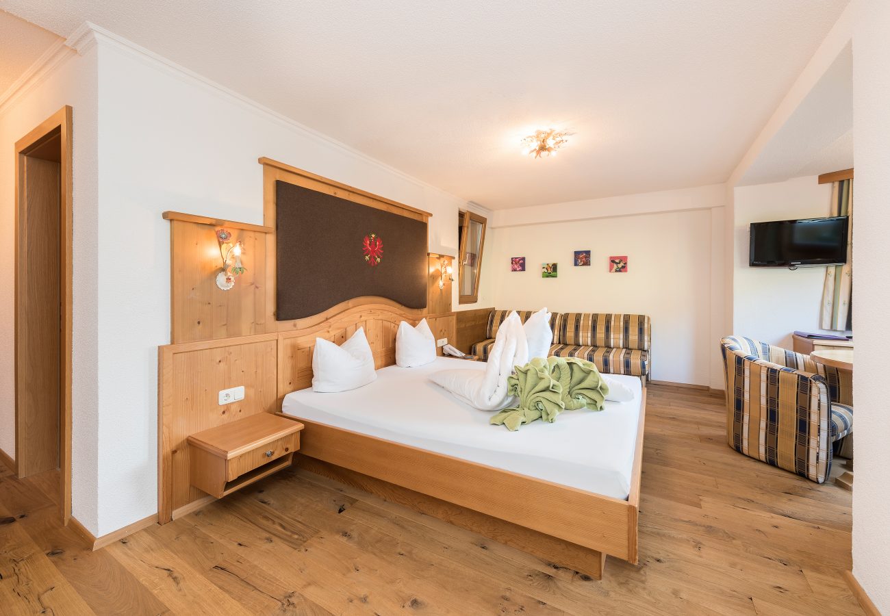 Tirol Zimmer im Hotel Erika in Neustift